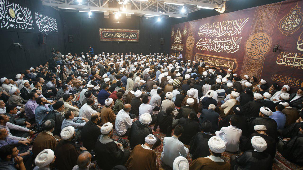 Photo of Grand Ayatollah Shirazi calls for the unity of humanity under the banner of Imam Hussein