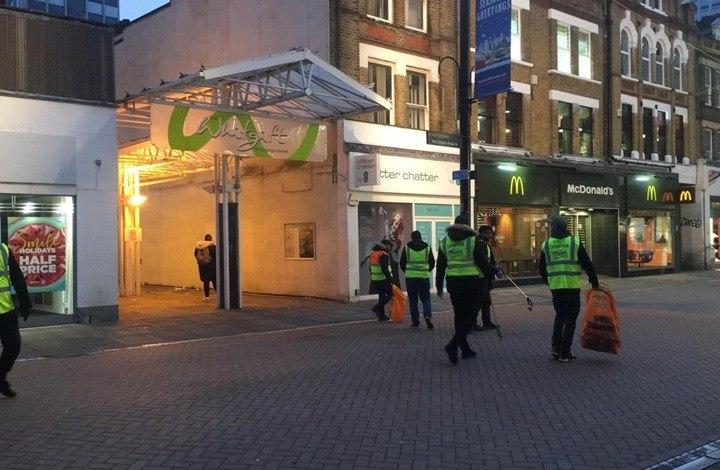 Photo of UK Muslim Youths Clean Streets After New Year’s Celebrations