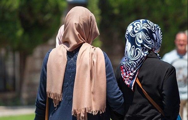 Photo of Muslim population of England smashes three million mark for first time ever, figures reveal