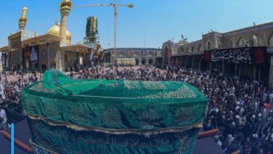 Photo of Crowds of pilgrims commemorate the martyrdom anniversary of Imam Muhammad al-Jawad, peace be upon him, in Kadhimiya
