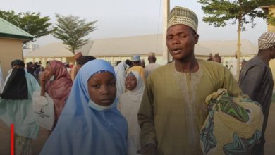 Photo of 90 schoolgirls and teachers freed after 118 days of kidnapping in northwest Nigeria