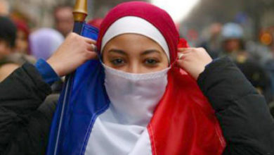 Photo of Macron warns Le Pen risks ‘civil war’ in France with hijab ban
