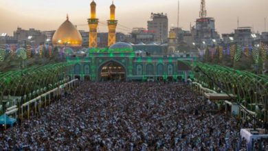 Photo of Ahlulbayt lovers perform the Eid prayer at the Holy Shrines of Imam Hussein and his brother al-Abbas, peace be upon them