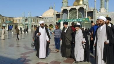 Photo of Grand Ayatollah Shirazi visits the Holy Shrine of Lady Masouma, peace be upon her, on her birth anniversary