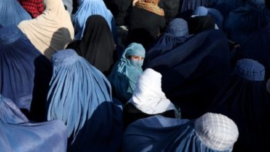 Photo of UN rights envoy: Taliban must reverse restrictions on Afghan women