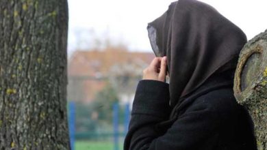 Photo of Veiled woman assaulted in Berlin, others racially abused
