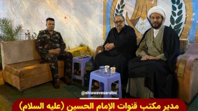Photo of Director of Imam Hussein TV Office in Najaf discusses with the security leaders their preparations to receive mourners