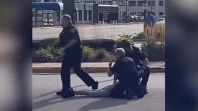 Photo of US police severely beat Muslim boy in Illinois