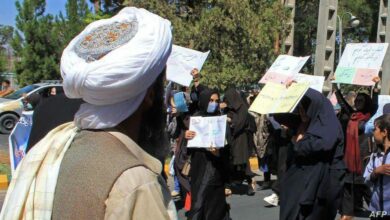 Photo of Afghan activists demonstrate against ban on girls’ education