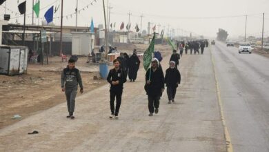 Photo of Shia followers of AhlulBayet continue their walk towards Kadhimiya to commemorate martyrdom of Imam Musa al-Kadhim