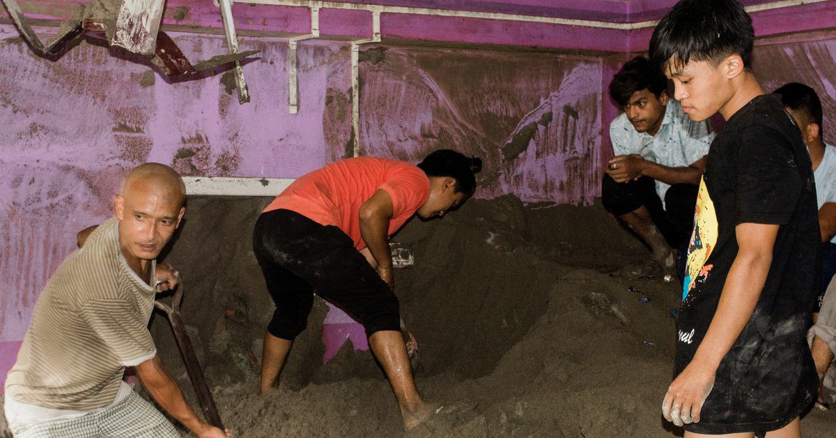 Indian Rescuers Struggling To Recover Over 140 Missing In Flood-hit ...