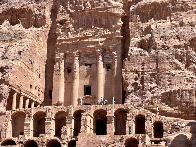 In Jordan ‘Extremely valuable’ secret tomb unearthed in Jordan’s Petra - Shia Waves