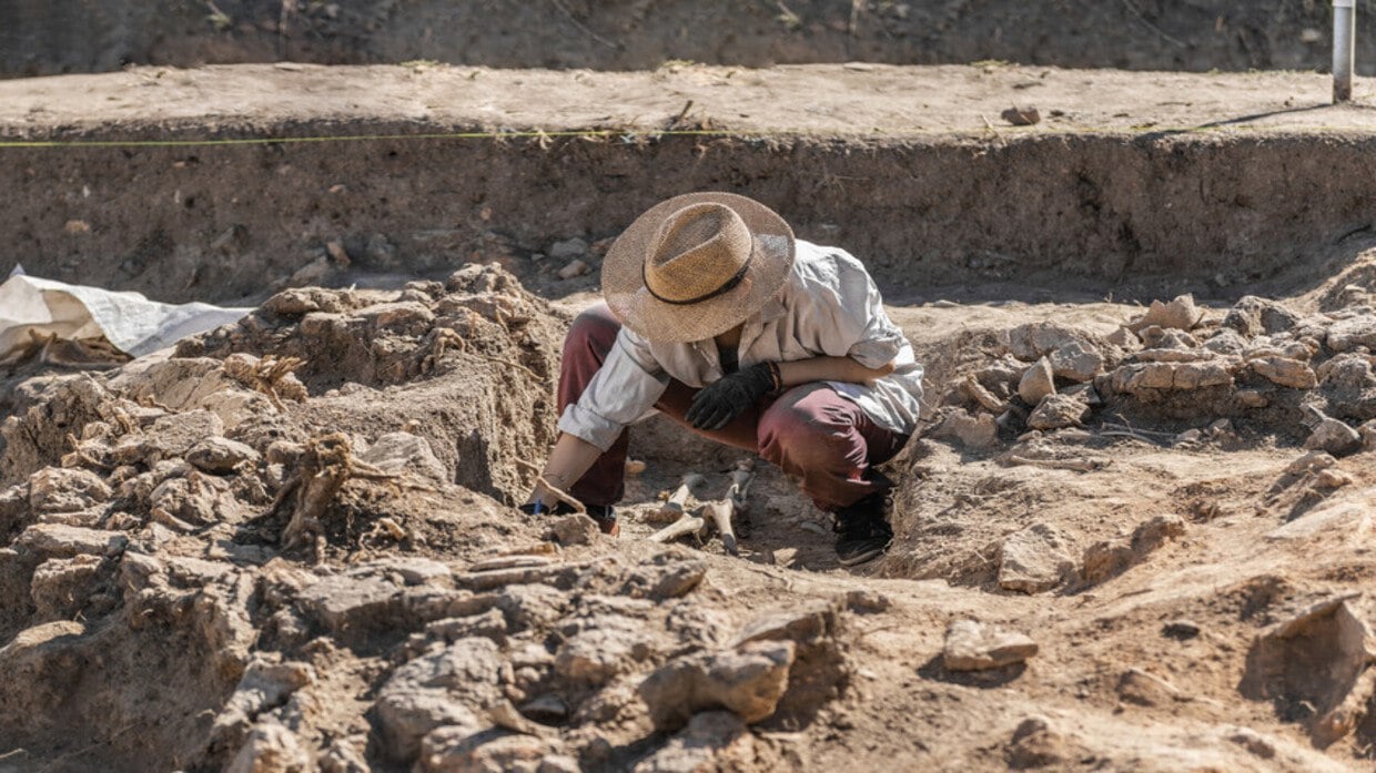 World's oldest alphabet found on clay cylinders in Syria - Shia Waves