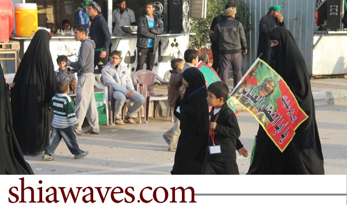 تصویر حضور پر شور کودکان در مسیر پیاده روی اربعین حسینی