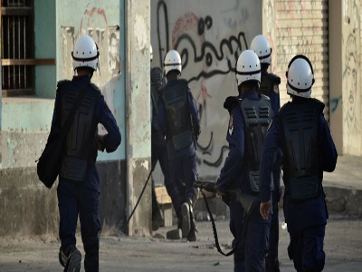 تصویر یورش به منازل شهروندان بحرینی و بازداشت جوانان