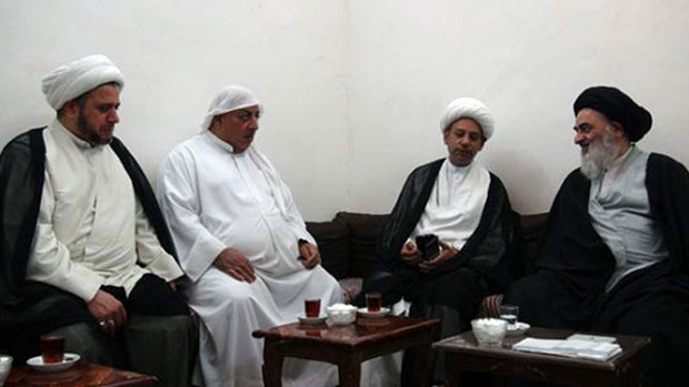 تصویر دیدار جمعی از علما و فعالان مذهبی با آیت الله العظمی حسینی شیرازی