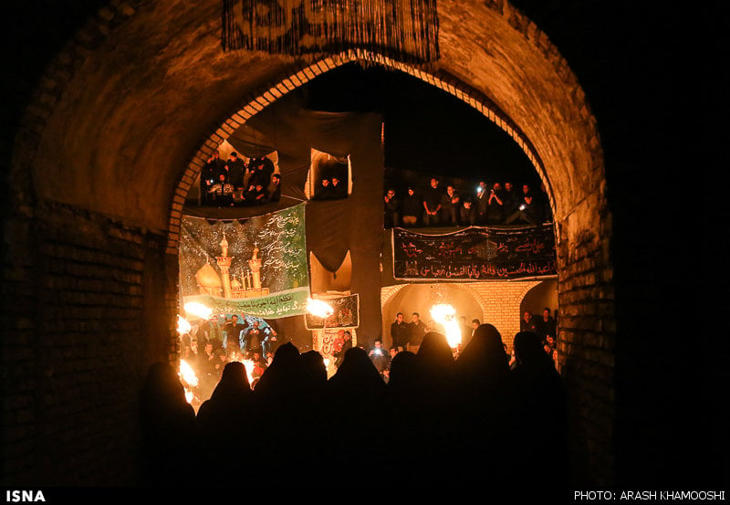 تصویر عزای زنجیر آتشی در روستای بیاضه اصفهان