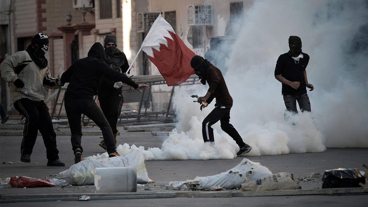 تصویر حمله گسترده نیروهای آل خلیفه به شیعیان بحرین
