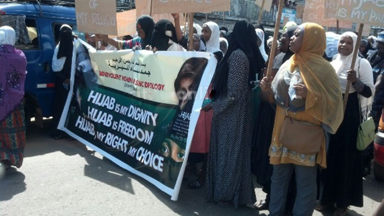 تصویر برگزاری تظاهرات مسالمت آمیز علیه سیاست های ضد اسلامی در غنا