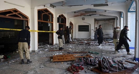 تصویر حمله تروریستی به مسجد شیعیان پیشاور
