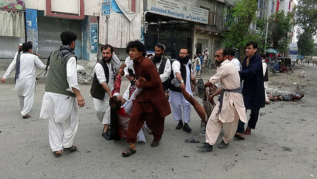 تصویر انفجار مرگبار در شهر جلال آباد افغانستان
