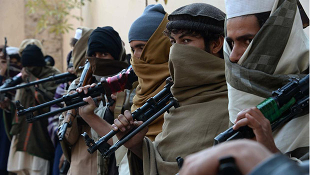 تصویر ذبح  پنج شيعه هزاره توسط داعش در افغانستان