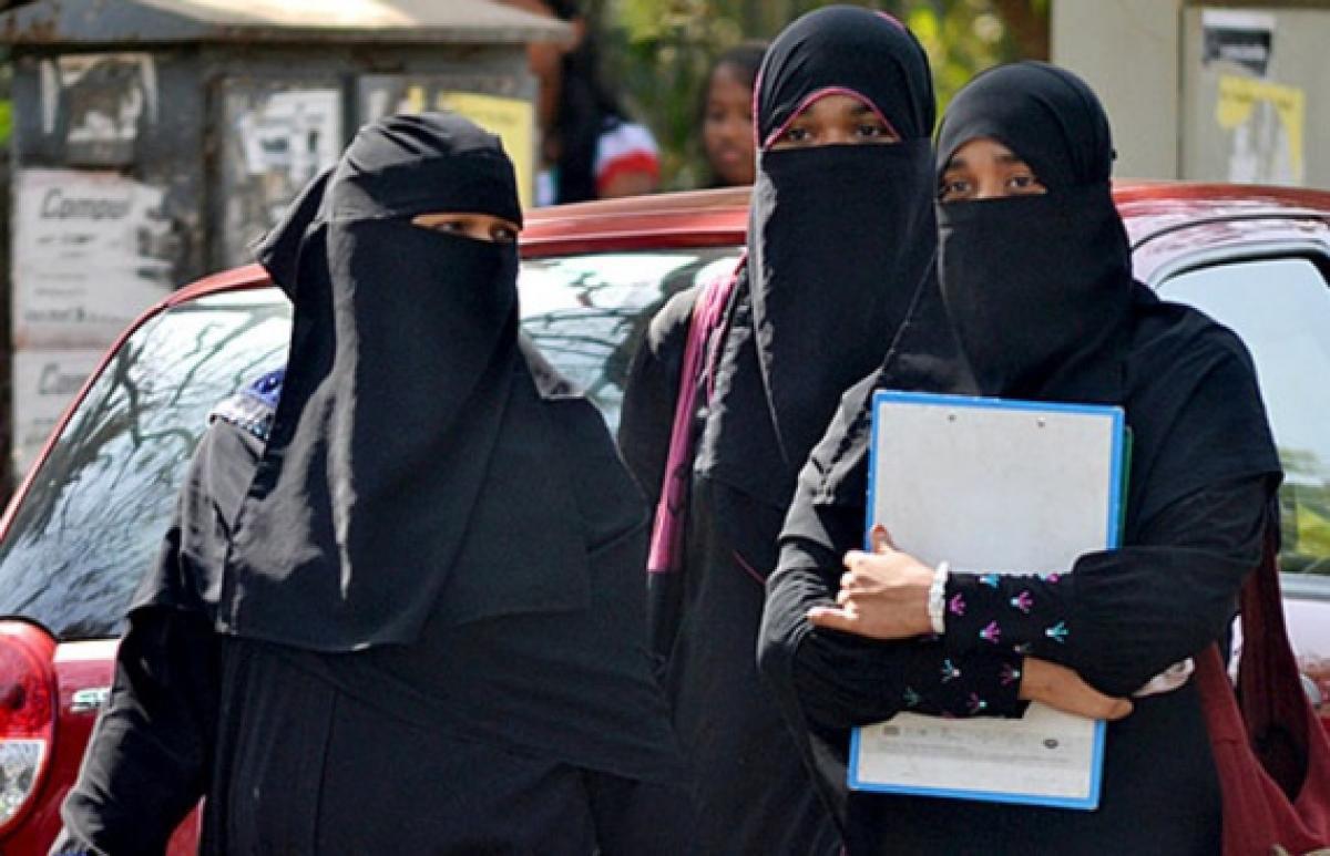 تصویر حجاب؛ مانع حضور دانش‌آموزان هند در کنکور