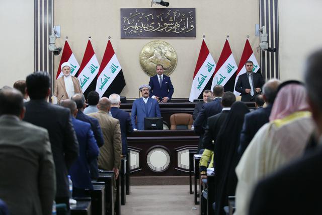 تصویر نمایندگان مجلس عراق دستمزد خودشان را کم کردند