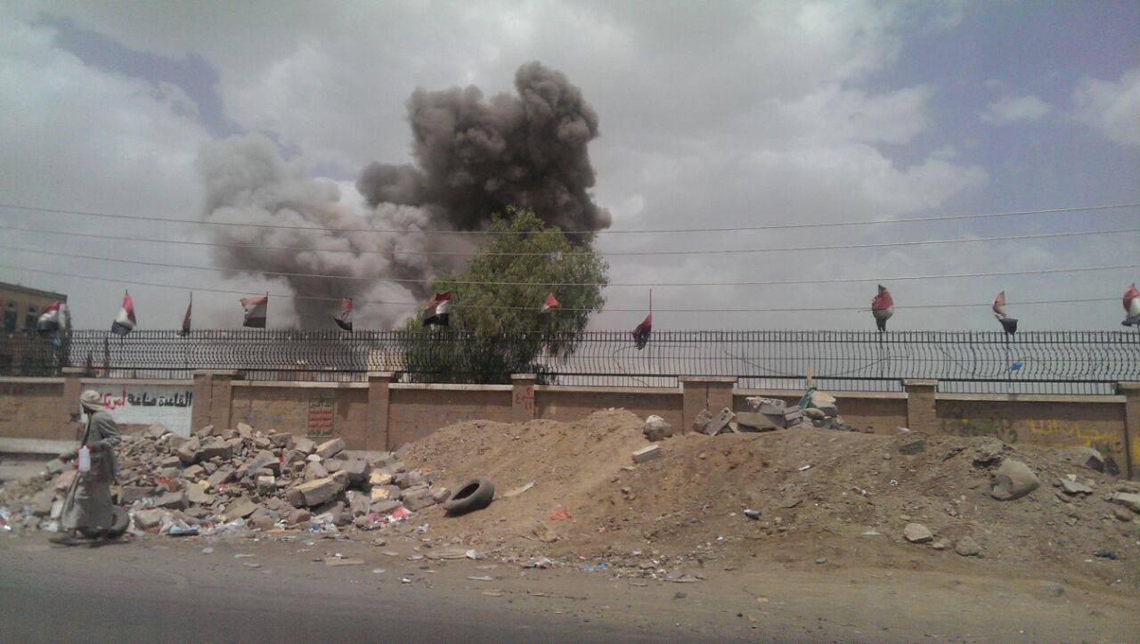 تصویر بمباران مخزن ‌های آب در یمن توسط جنگنده ‌های سعودی