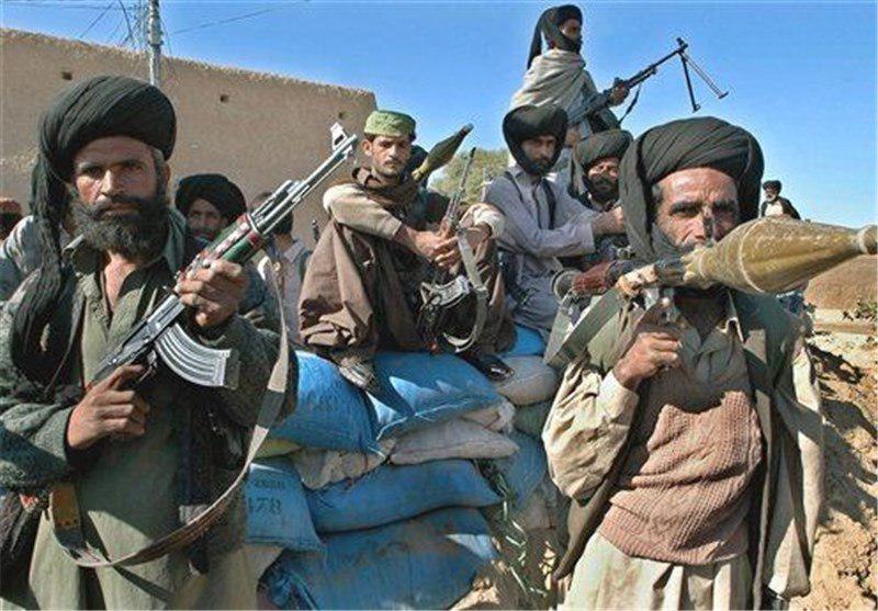 تصویر طالبان با سقوط منطقه ولایت فاریاب، یک پایگاه ارتش را تصرف کرد