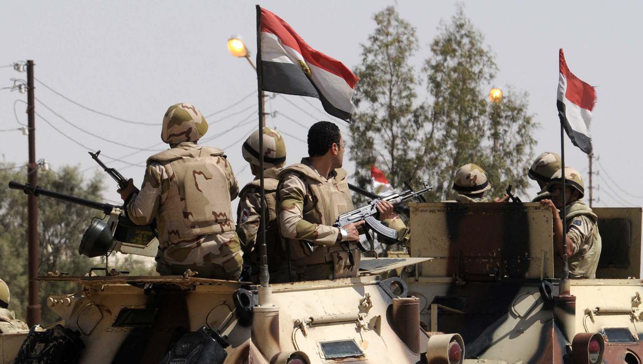 تصویر ٨٠٠ نظامی مصرى وارد خاک یمن شدند