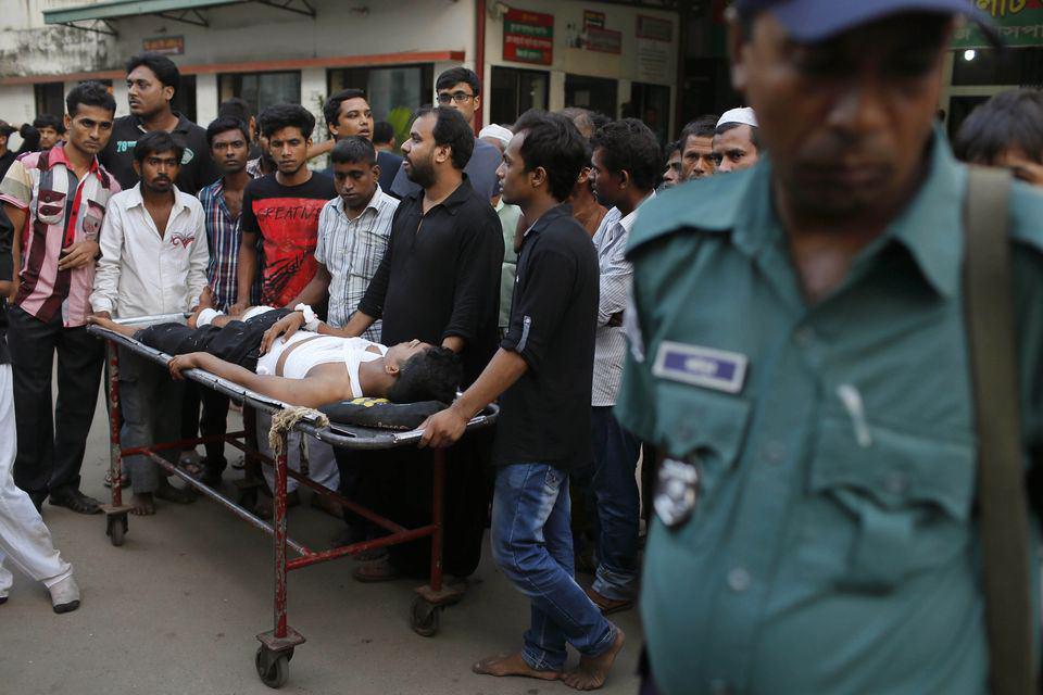 تصویر اقدام تروریست ها به انفجار بمب در بین عزاداران حسینی، در بنگلادش