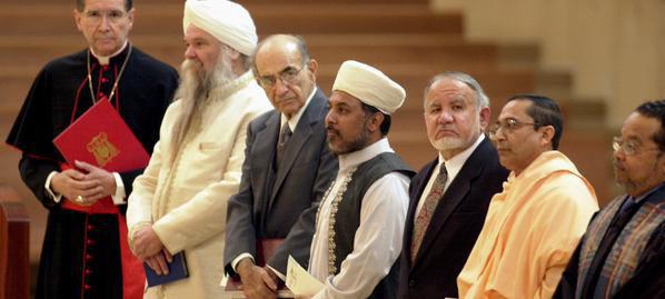 تصویر گردهمایی رهبران ادیان در تورنتوی کانادا، برای اعلام همبستگی با مسلمانان