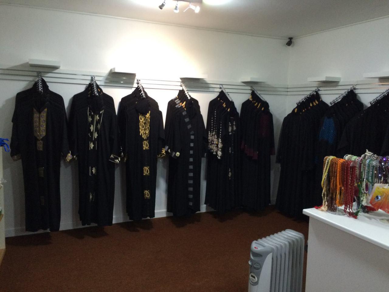 تصویر راه اندازی اولین فروشگاه پوشاک اسلامی، در جمهوری ایرلند