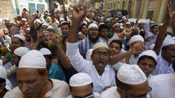 تصویر تظاهرات مردم بنگلادش علیه حذف اسلام به عنوان دین رسمی
