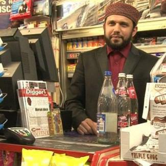 تصویر قتل یک مغازه دار مسلمان در گلاسکو اسکاتلند