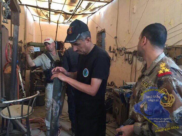 تصویر کشف یکی از بزرگ‌ترین کارگاه های بمب گذاری خودرو در عراق