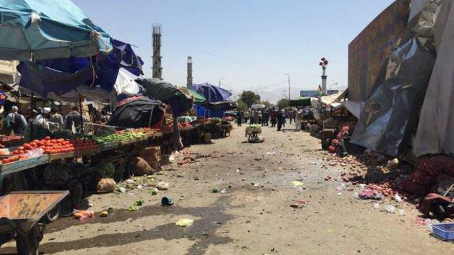 تصویر حمله انتحاری در مزار شریف افغانستان