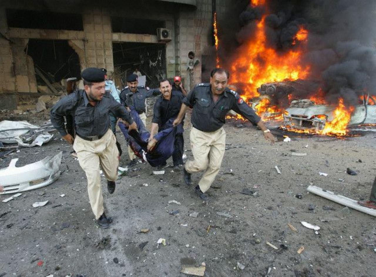تصویر ده‌ها شهيد و زخمی در انفجار مهیب پاکستان
