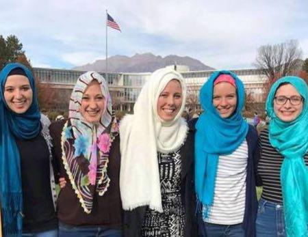 تصویر دانشجويان غير مسلمان امريكايى با حجاب