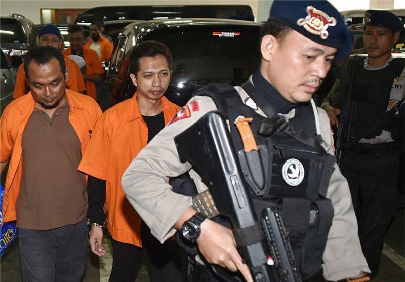 تصویر اندونزی ۱۷ مظنون را که از سوریه بازگشتند، دستگیر کرد