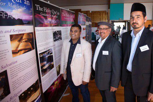 تصویر برپایی نمایشگاه قرآن در نیوزیلند