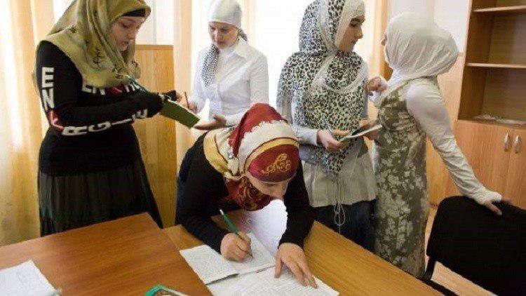 تصویر موضع مبهم روسيه درباره حجاب در مدارس