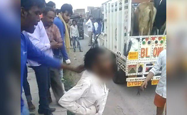 تصویر قتل یک مسلمان هندی در حمله دسته جمعی هندوهای افراطی