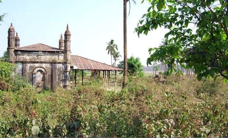 تصویر تخریب یک مسجد تاریخی توسط ارتش میانمار