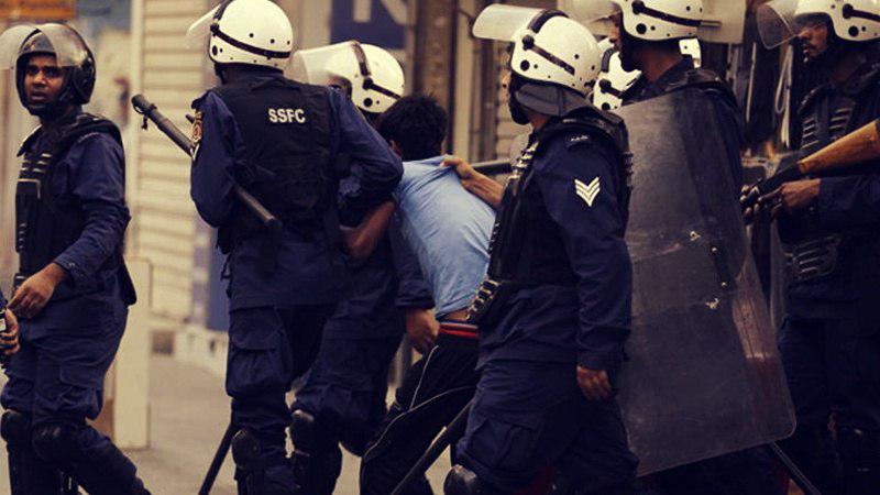 تصویر بازجویی رژیم‌ آل‌خلیفه از سه عالم شیعی/ بازداشت ۱۷ تظاهرات‌کننده بحرینی طی یک هفته
