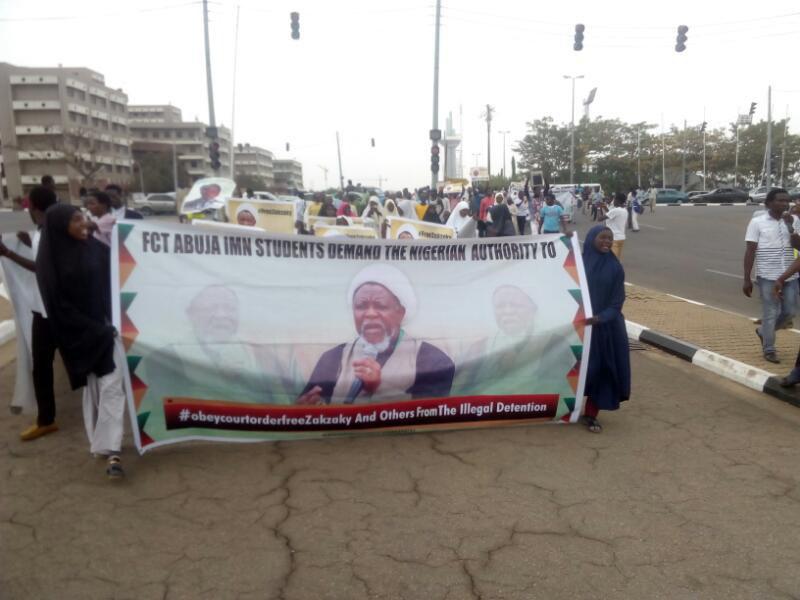 تصویر تظاهرات مسلمانان و مسیحیان نیجریه برای آزادی شیخ زکزاکی
