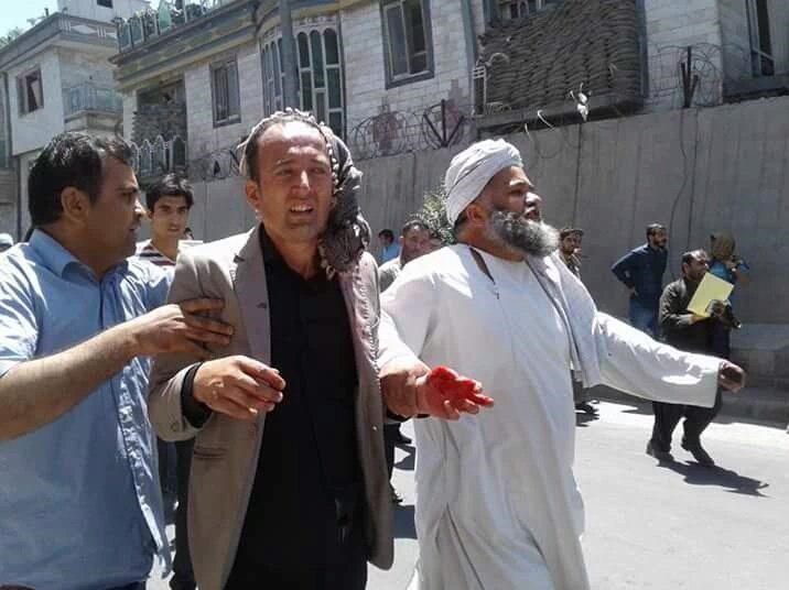 تصویر ۷ جان باخته و ۲۰ زخمی در درگیری بین پلیس و معترضان در کابل