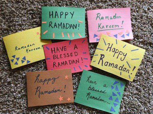 تصویر ارسال کارت پستال های رمضانیه به مساجد آمریکا