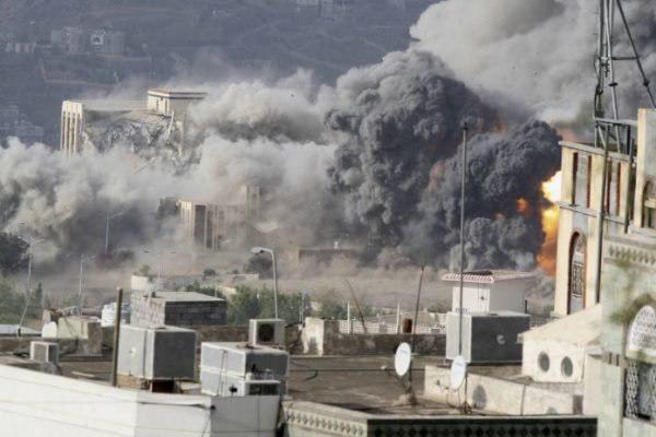 تصویر حمله جنگنده های سعودی به یک منزل مسکونی در یمن